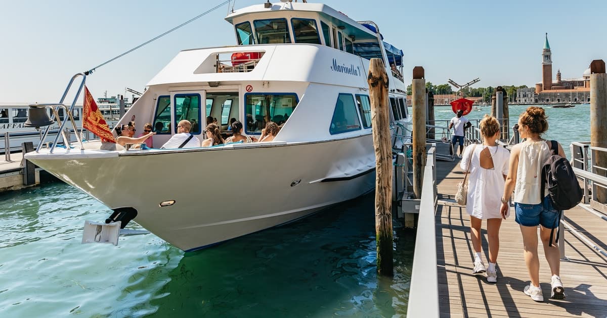 Venecia: Burano, Torcello y paseo en barco por Murano con soplado de vidrio