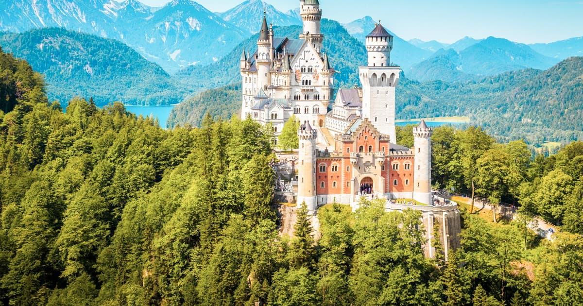 From Munich: Premium Neuschwanstein Castle & Linderhof Tour