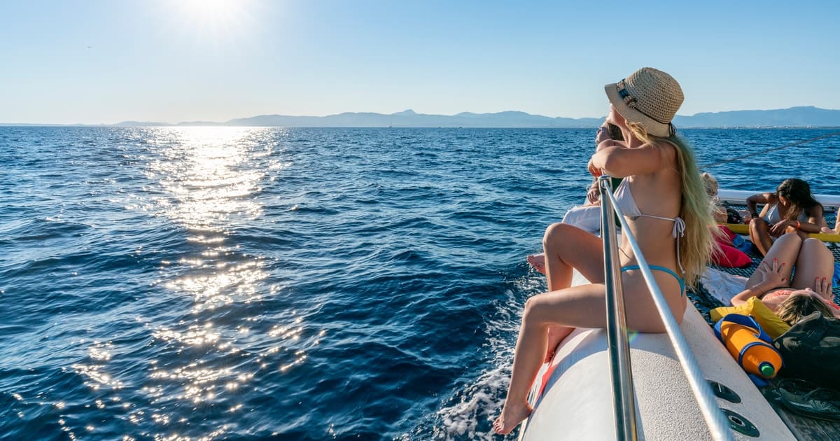 Palma de Mallorca: crucero en catamarán de 5 horas con almuerzo y baño