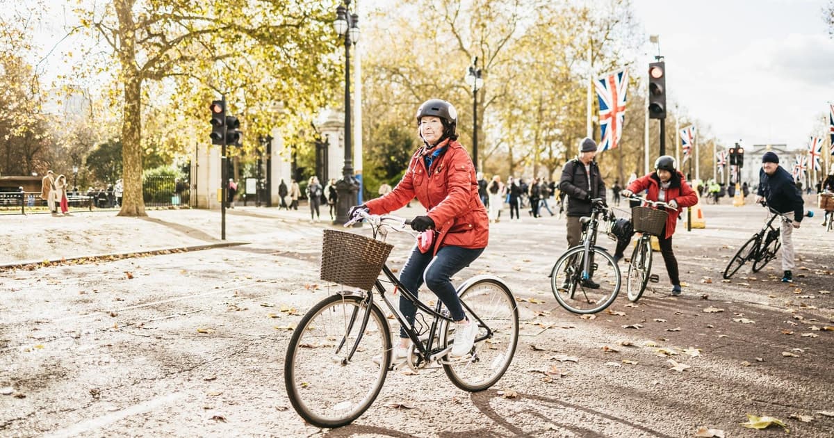 London: Parks and Palaces Guided Morning Bike Tour