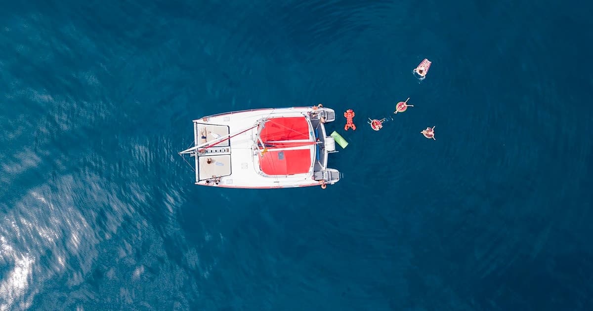 Barcelona: Sunset or Day Catamaran Cruise with Tapa & Drink