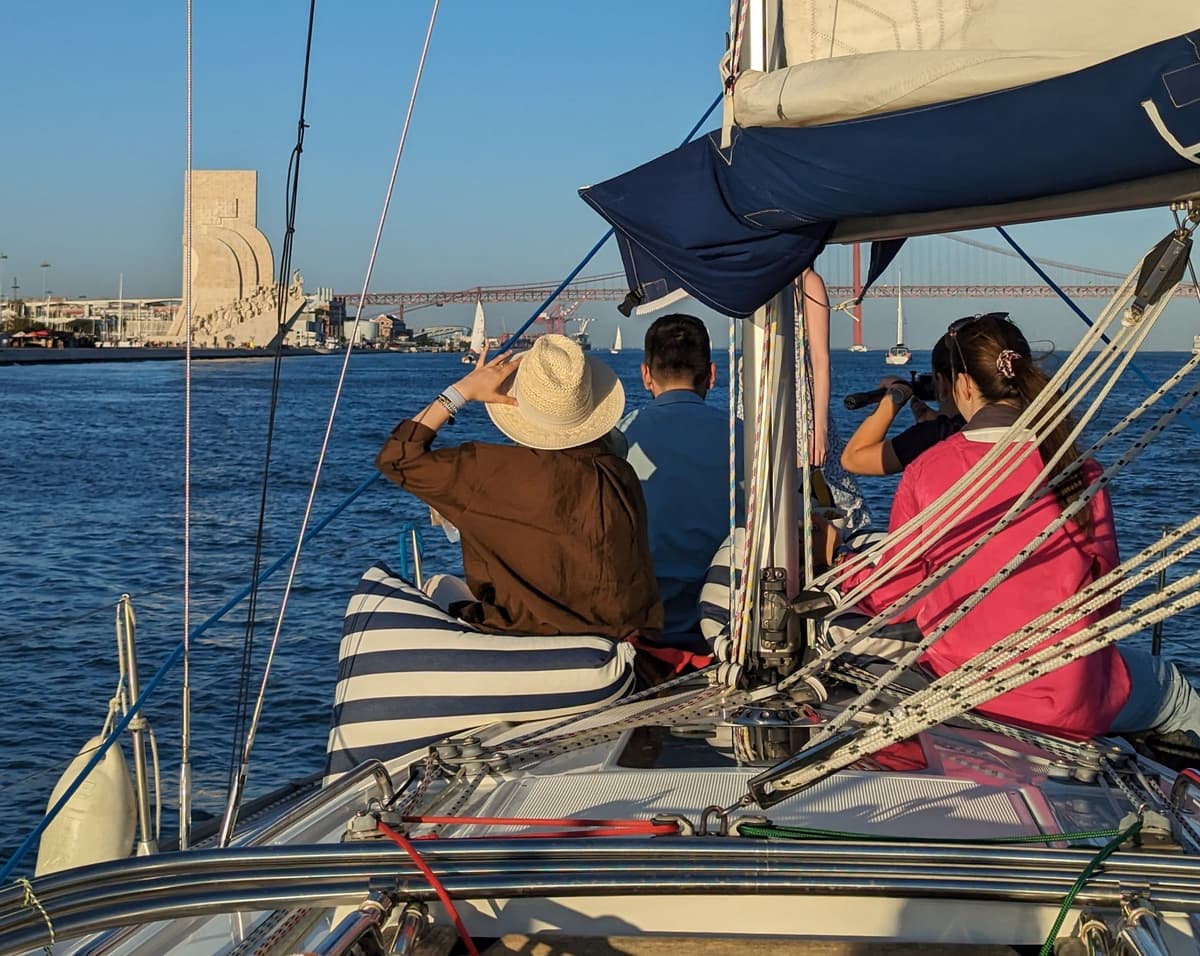 Lisbon: Scenic Day & Sunset Boat Tour with a Drink