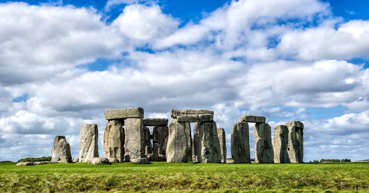 From London: Stonehenge Morning Day Trip with Admission