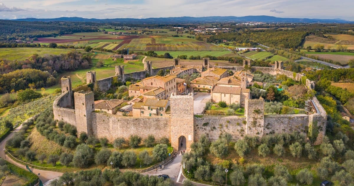 Florence: Monteriggioni & Val d'Orcia Optional Wine Tasting