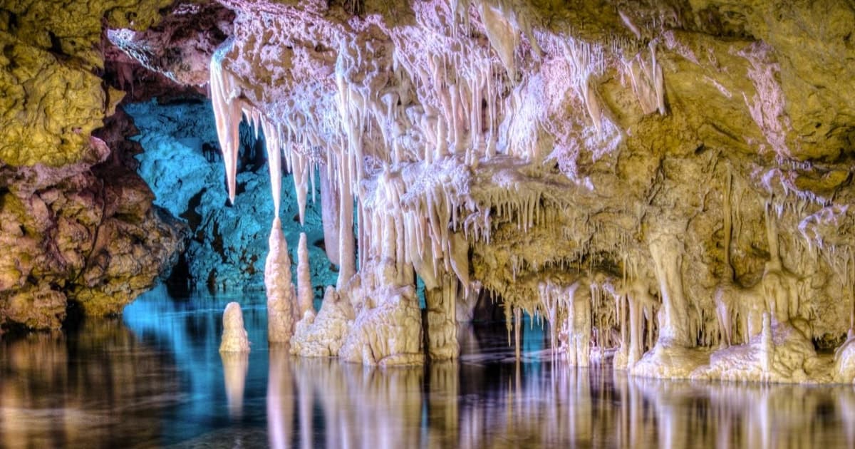 Tour por las cuevas de Hams con la Cueva Azul y experiencia audiovisual