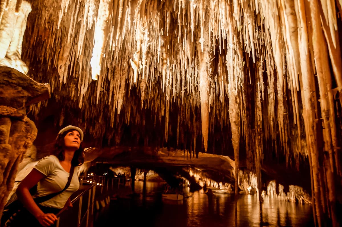 Alcúdia: tour a las cuevas del Drach desde el norte con paseo en barco