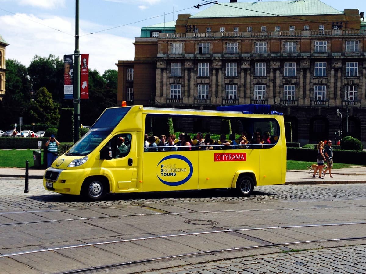 Praga: 2 horas de tour de la ciudad + 1 hora de tour en barco