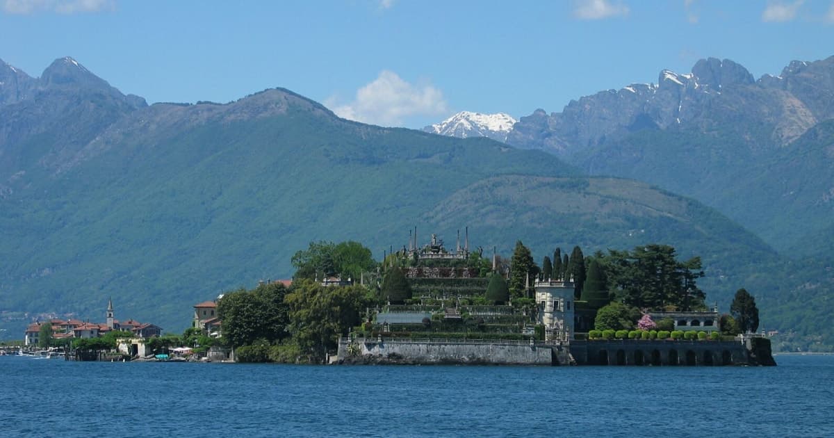 From Milan: Stresa, Alps, & Lake Maggiore Full-Day Tour