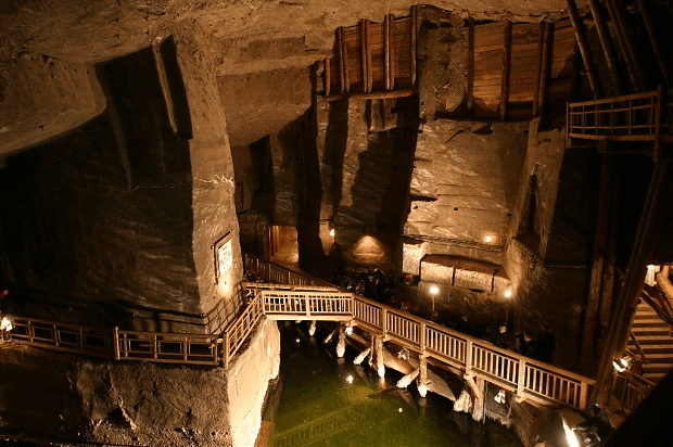 Desde Cracovia: visita guiada a la mina de sal de Wieliczka con traslado