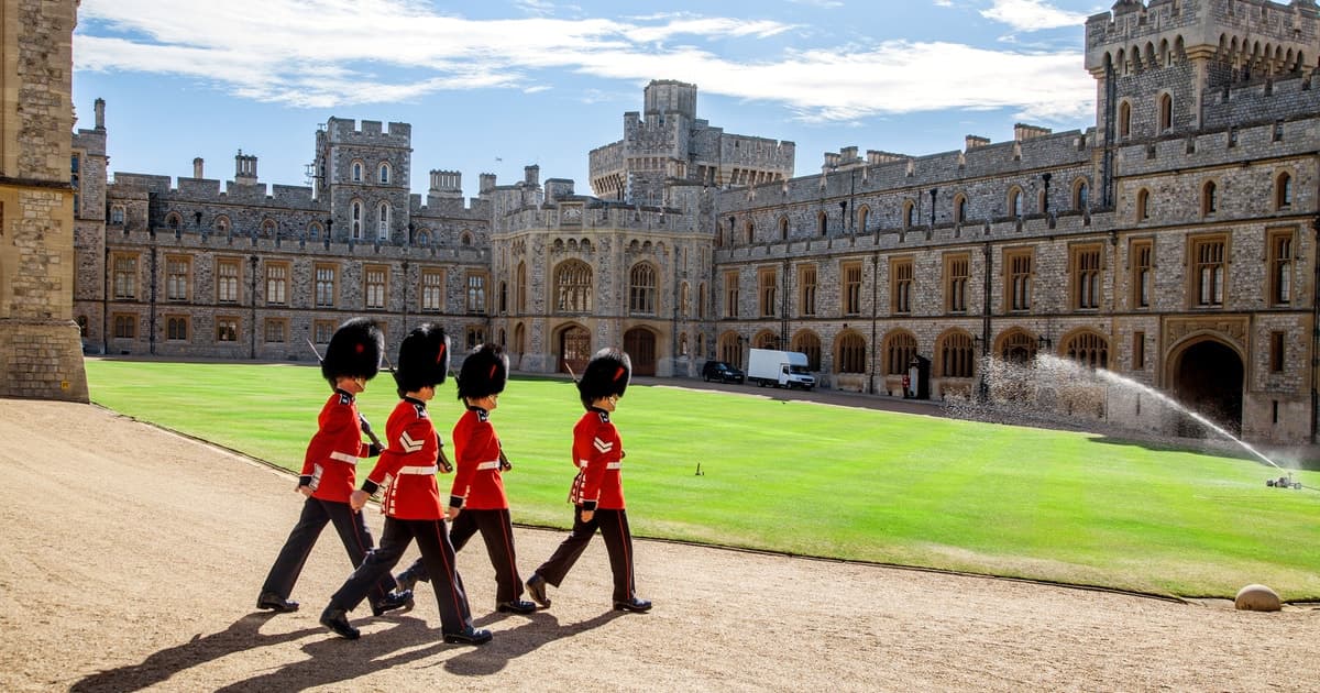 London: Windsor Castle, Stonehenge, and Bath Day Trip