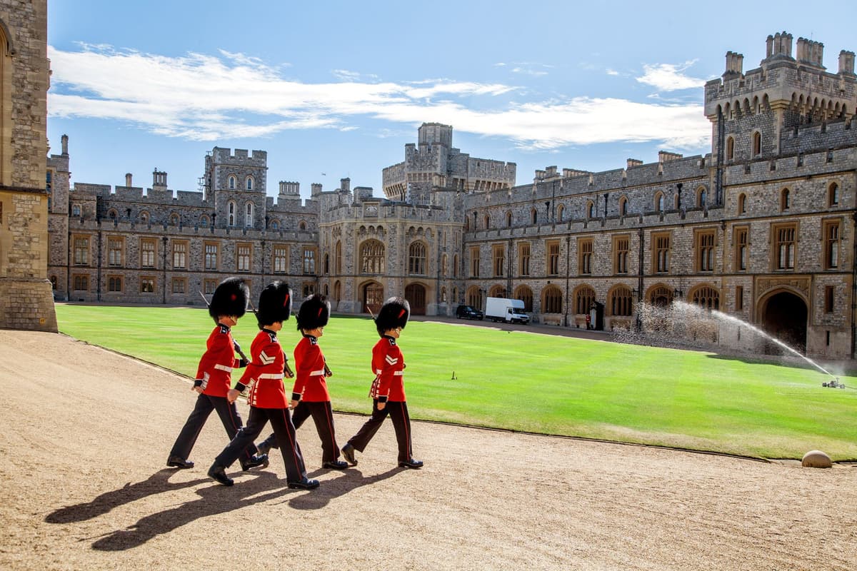London: Windsor Castle, Stonehenge, and Bath Day Trip