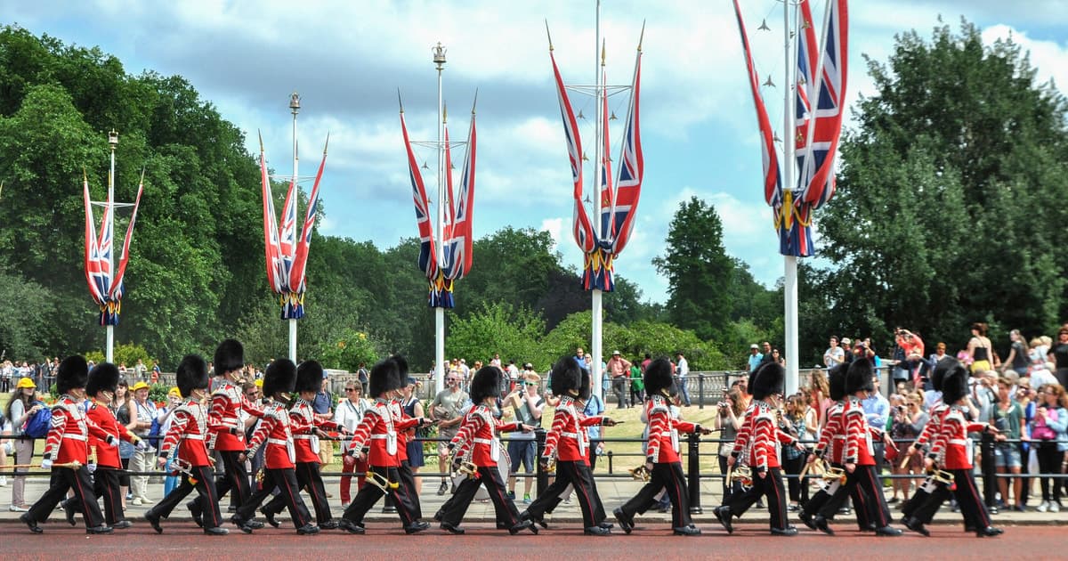 Full-Day London Experience: Tower, St. Pauls, Cruise & Guard