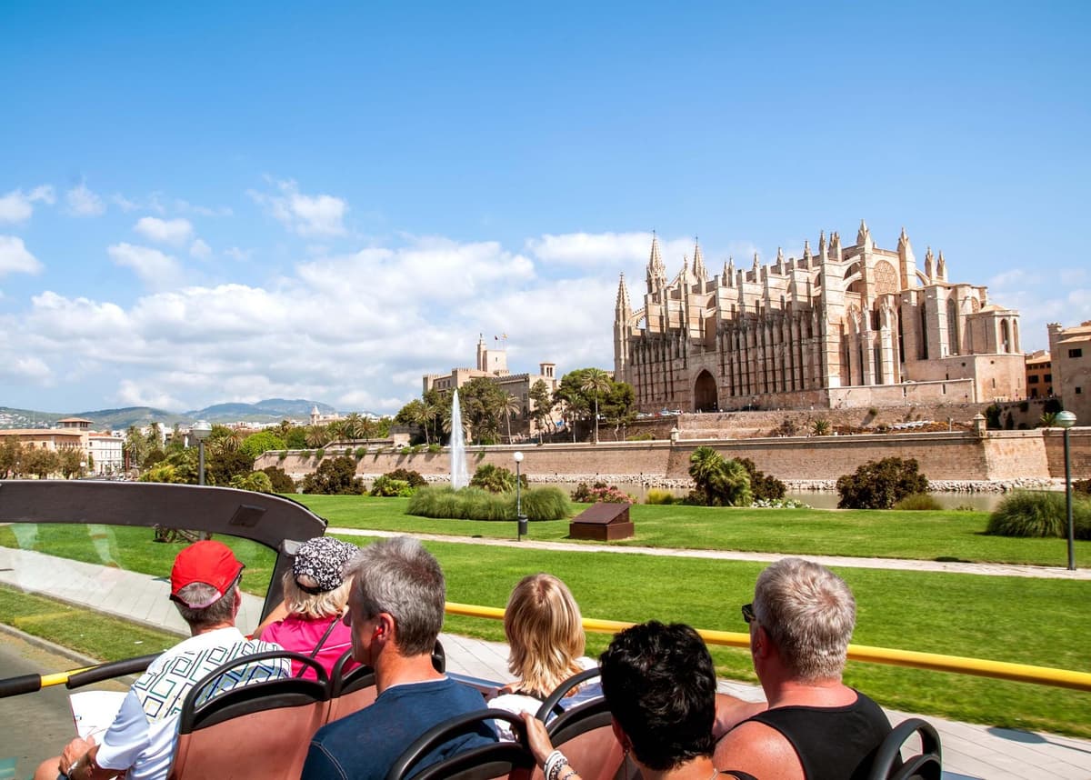 Palma de Mallorca: tour en autobús con paradas libres