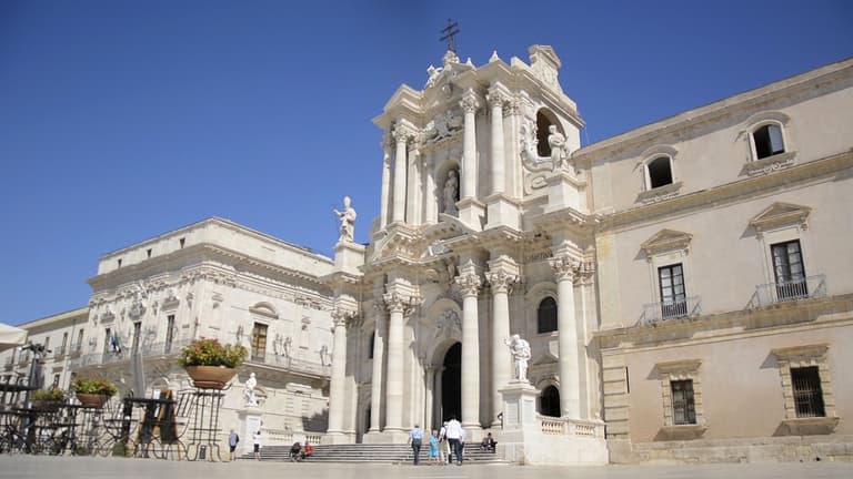 Day Trip from Taormina to Siracusa and Noto