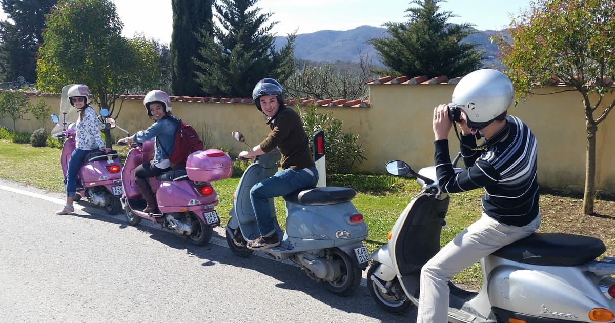 Tuscany: Vespa Tour with Traditional Lunch