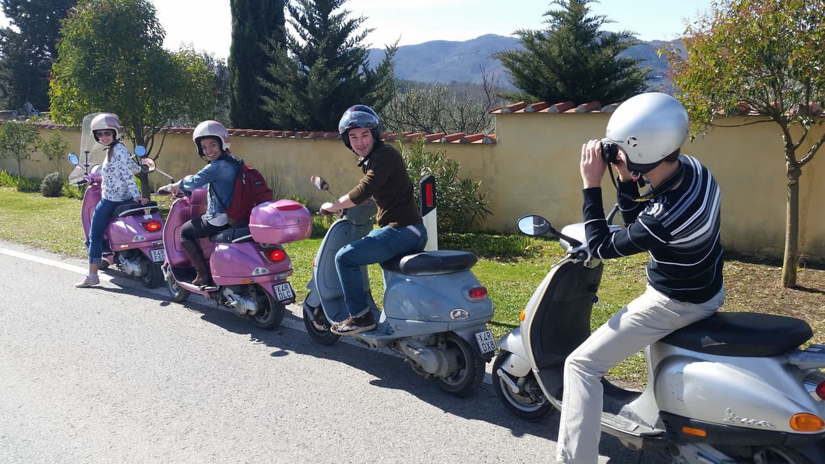 Tuscany: Vespa Tour with Traditional Lunch