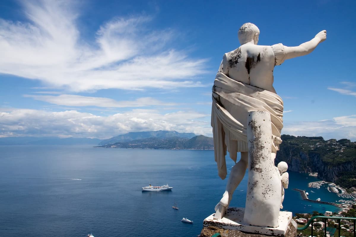 Desde Sorrento: excursión de un día a Capri y la Gruta Azul