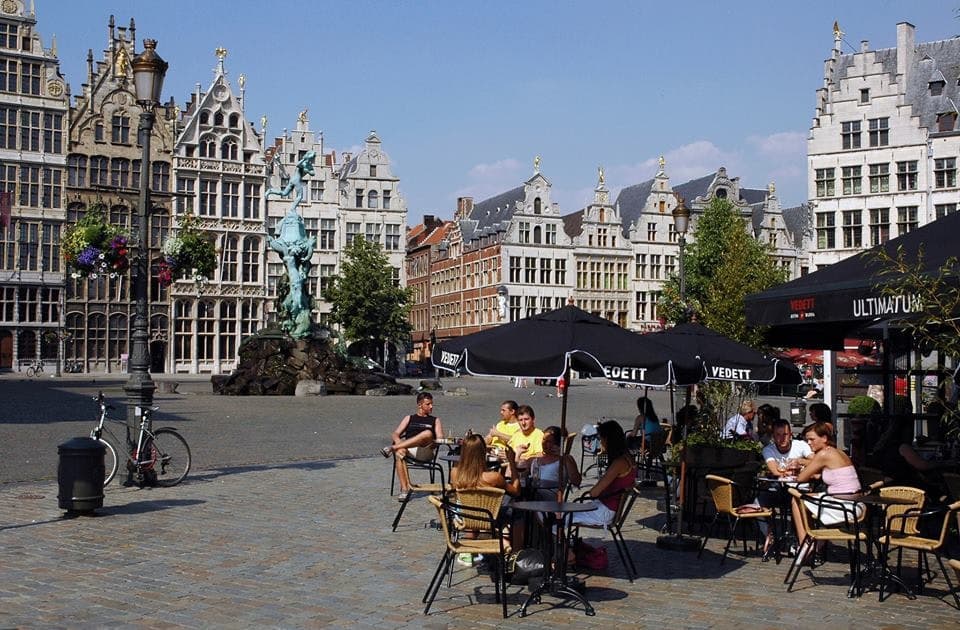 Desde Bruselas: Excursión de un día a Amberes con billete de tren de ida y vuelta