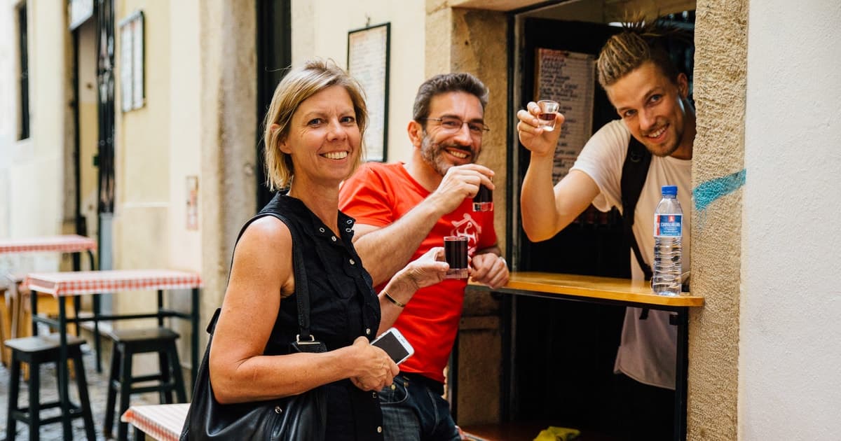 Lisbon: Private Tour with Locals – Highlights & Hidden Gems