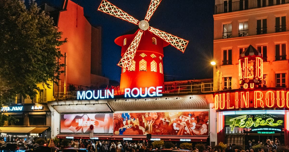 París: Tour panorámico nocturno en autobús Tootbus con audioguía