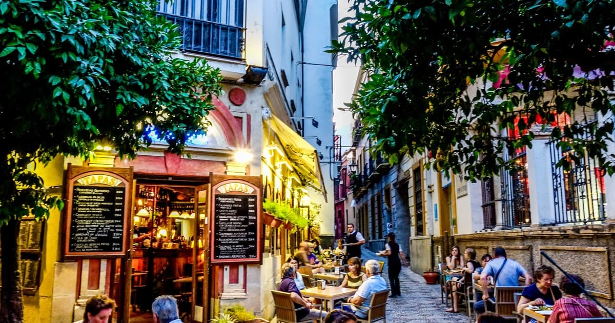 Sevilla: Noche de Flamenco y Tapas de Medio Día