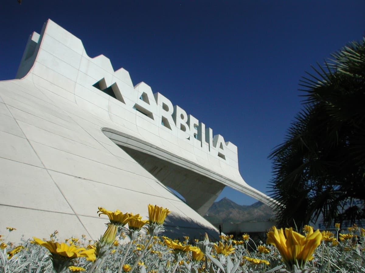 Recorrido turístico de día completo por Marbella, Mijas y Puerto Banús