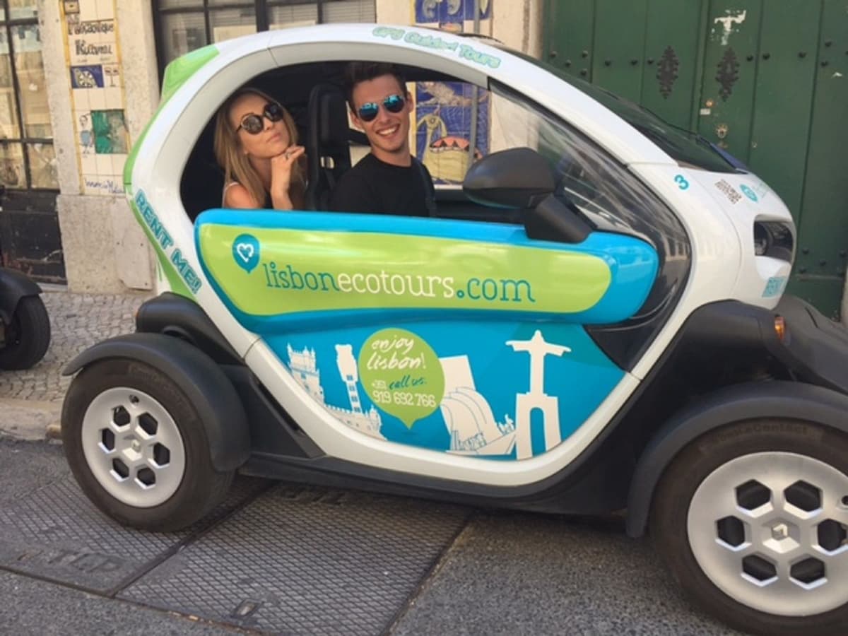 Lisbon: Electric Car Discovery Tour & GPS Audio Guide