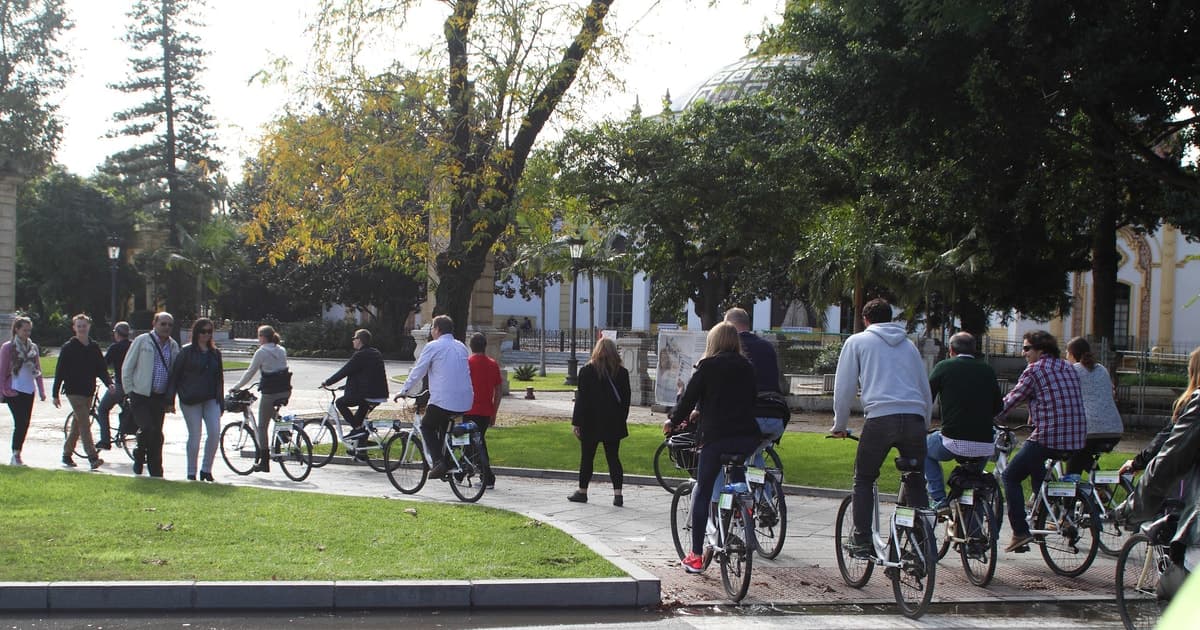 Seville: María Luisa Gardens 3–Hour Tour with Picnic Lunch