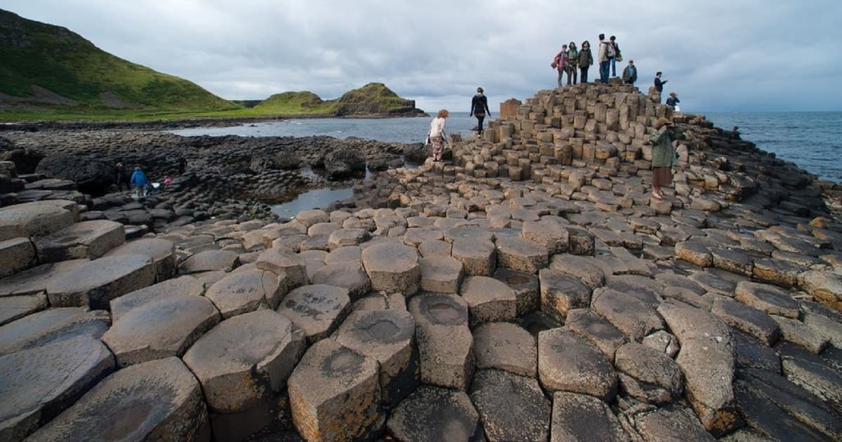 Desde Dublín: Excursión por la Calzada del Gigante y Belfast en español