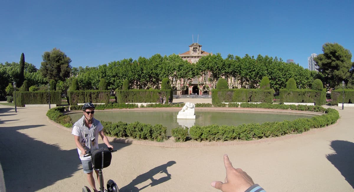 Experiencia Gaudí: tour en Segway por sus obras emblemáticas