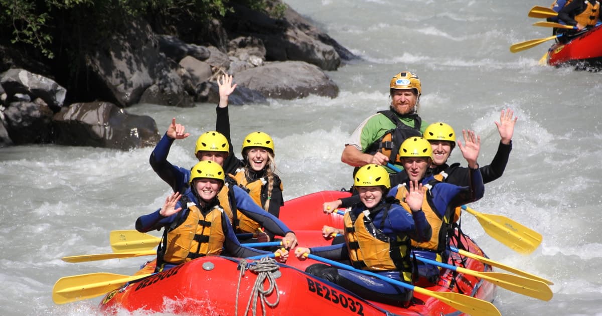 Desde Zúrich: aventura de rafting en Interlaken