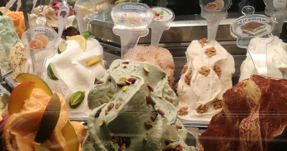 Illuminated Florence Tour for Kids with Gelato & Pizza
