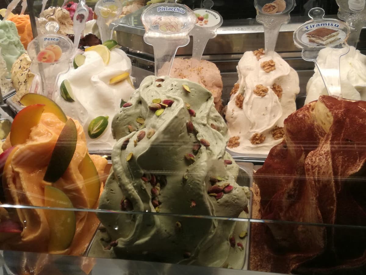 Illuminated Florence Tour for Kids with Gelato & Pizza