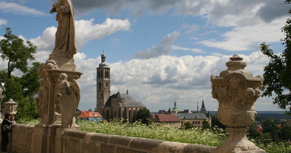 Desde Praga: Excursión de un día a Kutná Hora con la Iglesia de los Huesos