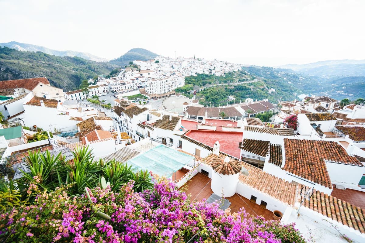 Desde Granada: excursión de 1 día a Nerja y Frigiliana