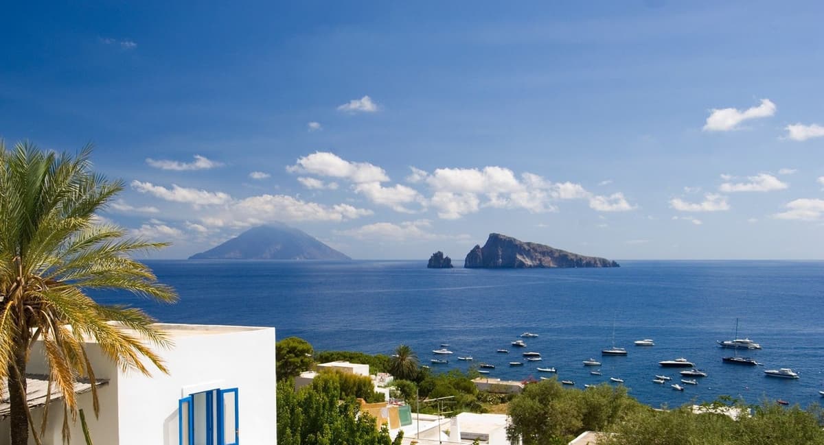 From Taormina: Chic Panarea and Stromboli Day Tour