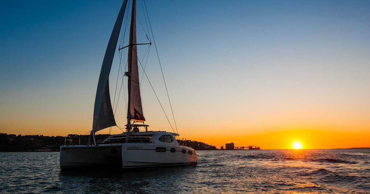 Lisbon: Sunset Cruise With Drinks on Spacious Yacht