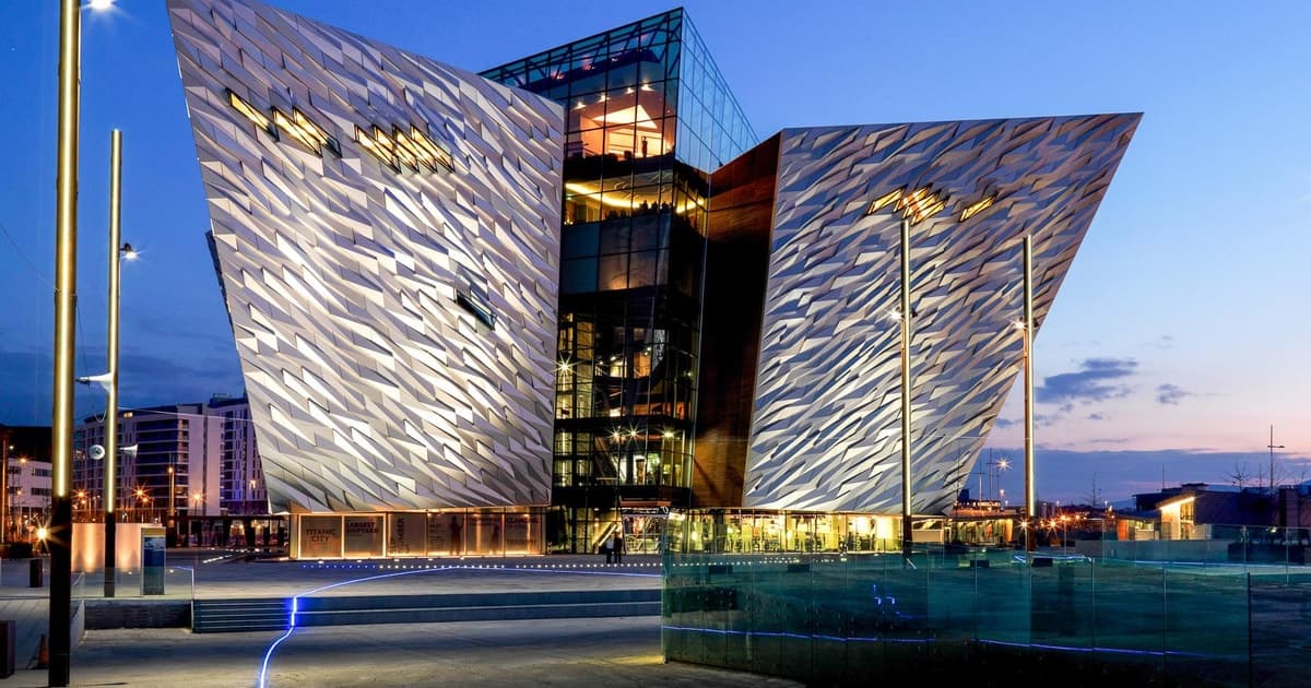 From Dublin: Giant's Causeway & Belfast Titanic with Ticket