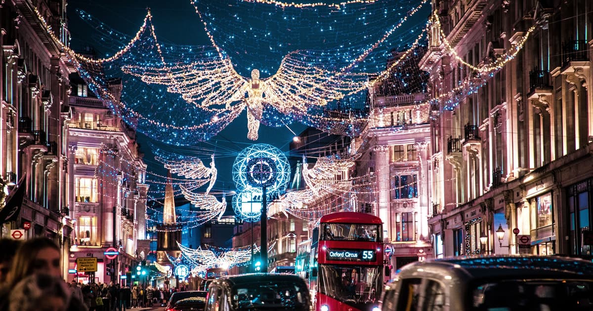 London Christmas Lights Tour by Vintage Bus Open Top