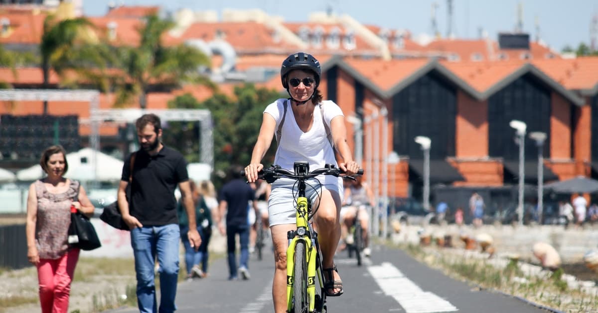 Lisboa: tour en bici eléctrica por la ribera hasta Belém + pastel de nata