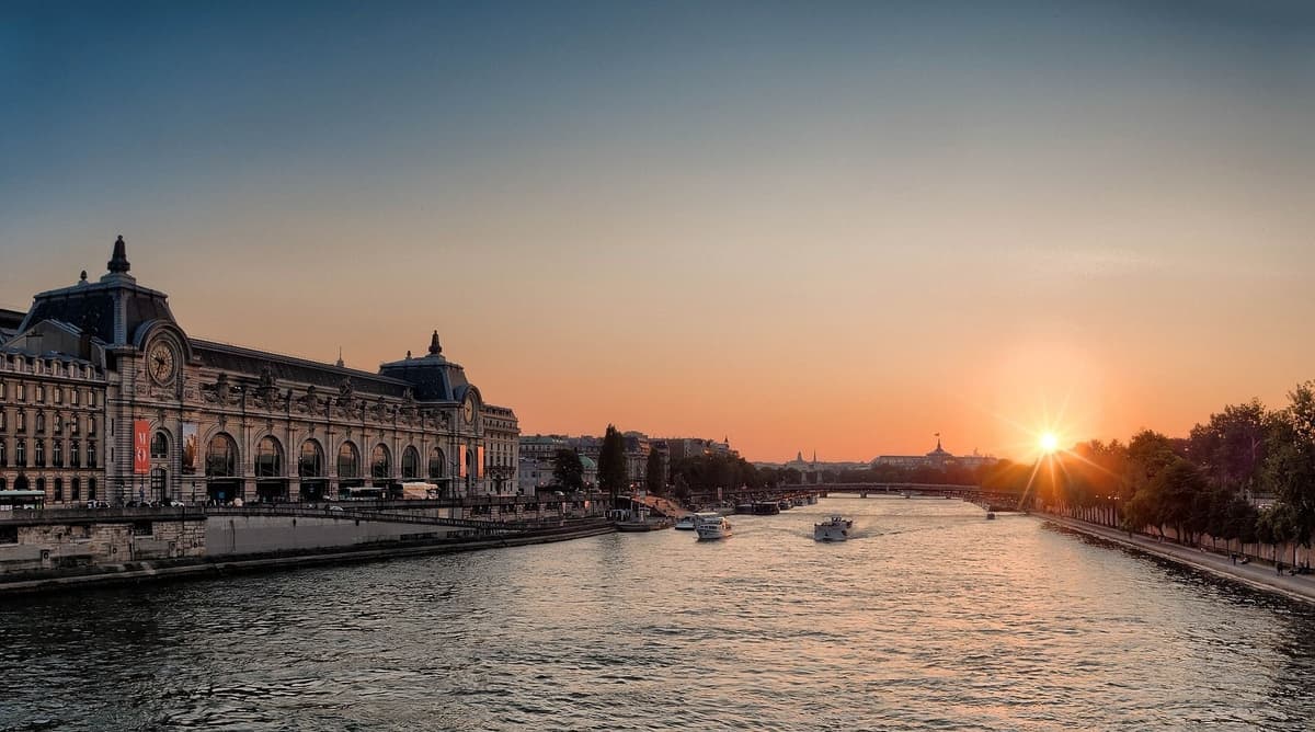 Paris: Musee d'Orsay Private Guided Tour