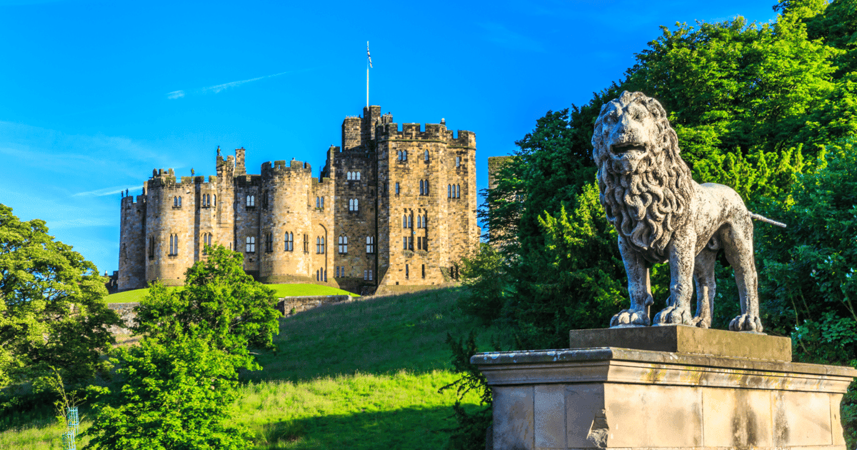 From Edinburgh: Alnwick Castle and Scottish Borders Tour