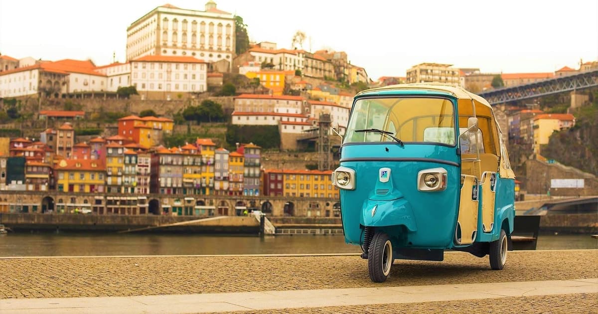 Porto: Guided Tuk Tuk Tour