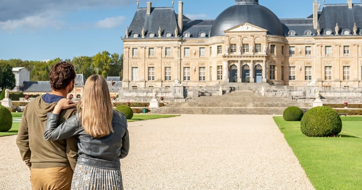 Fontainebleau & Vaux-le-Vicomte Châteaux Day Tour from Paris