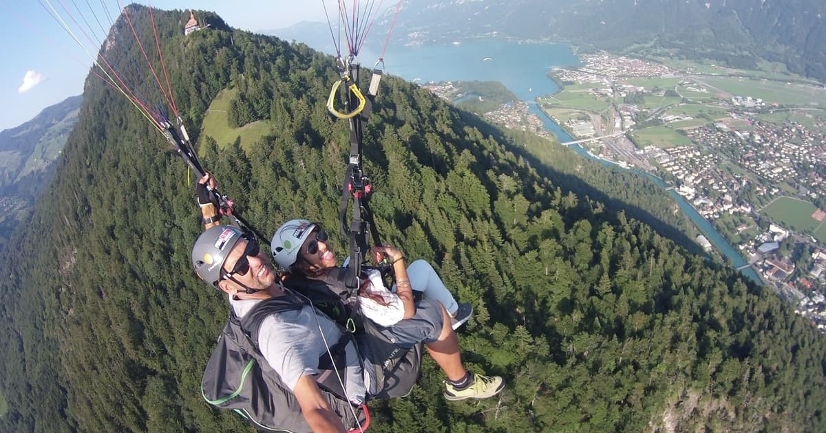 Desde Ginebra: vuelo en parapente y viaje a Interlaken