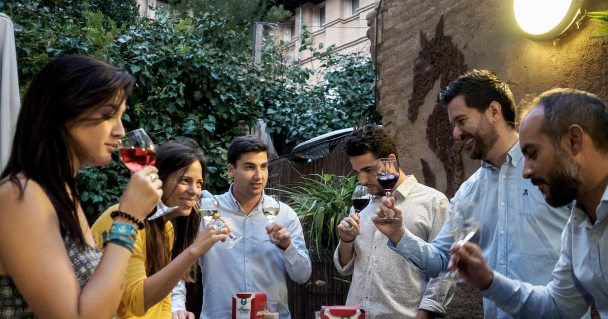 Zaragoza: Cata de vinos y tapas