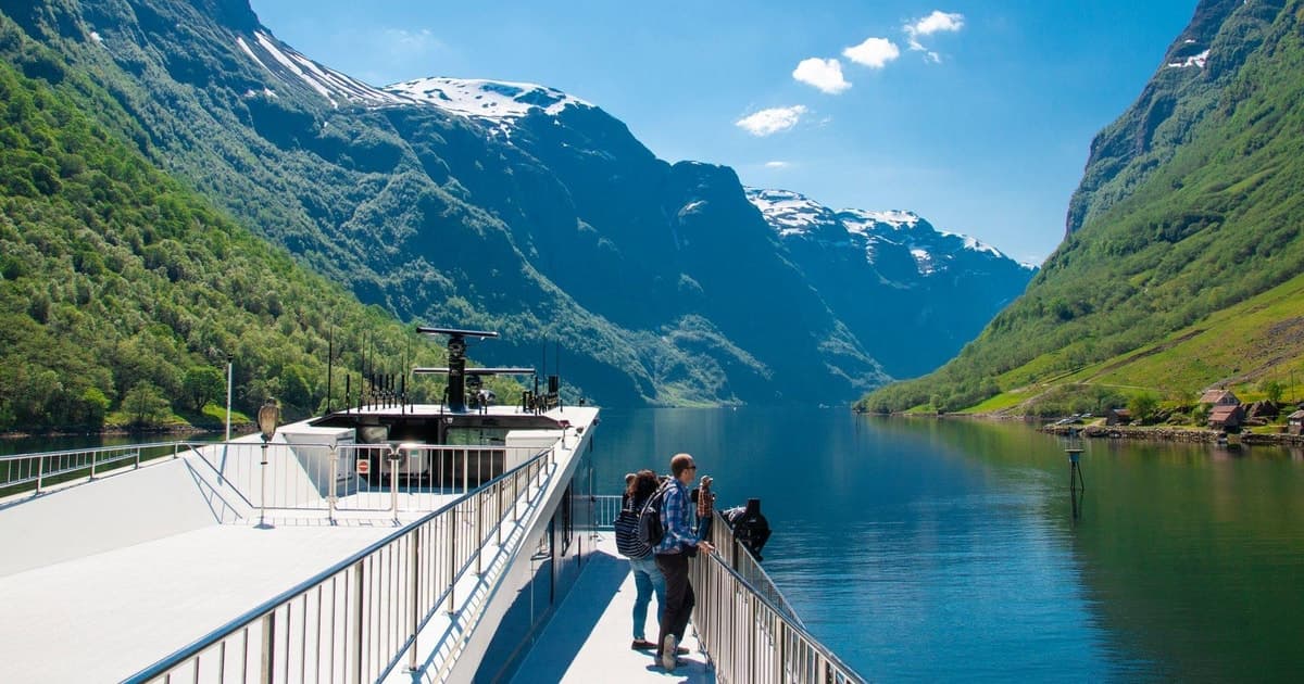 Bergen: Pueblo Vikingo, Crucero por el Nærøyfjord y Ferrocarril de Flåm
