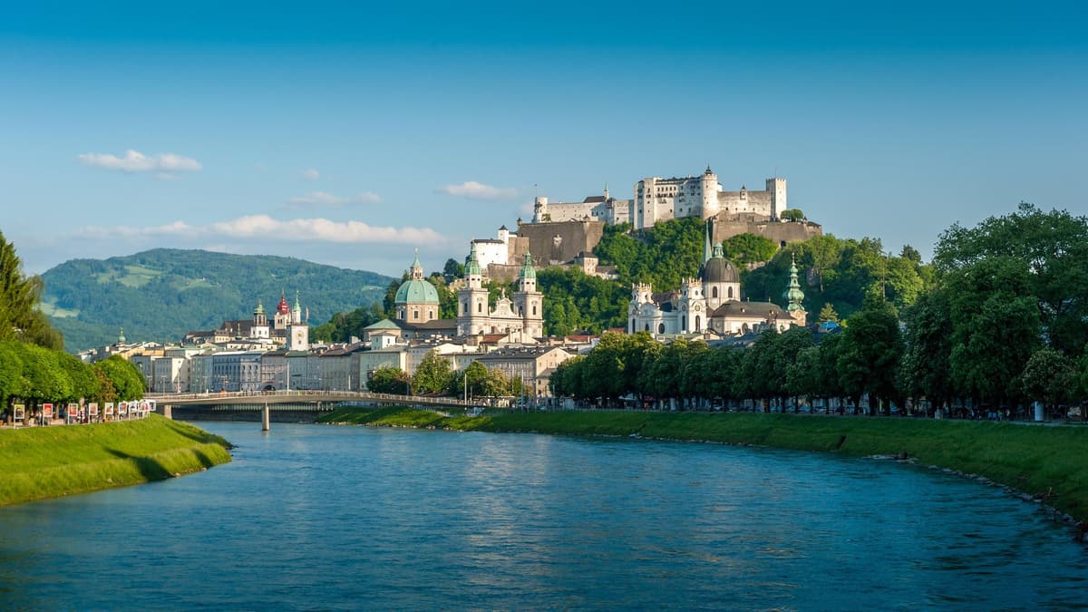 Desde Viena: excursión guiada de 1 día a Salzburgo (incluida Melk)