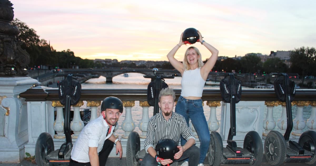 Paris: Private Sightseeing Segway Tour