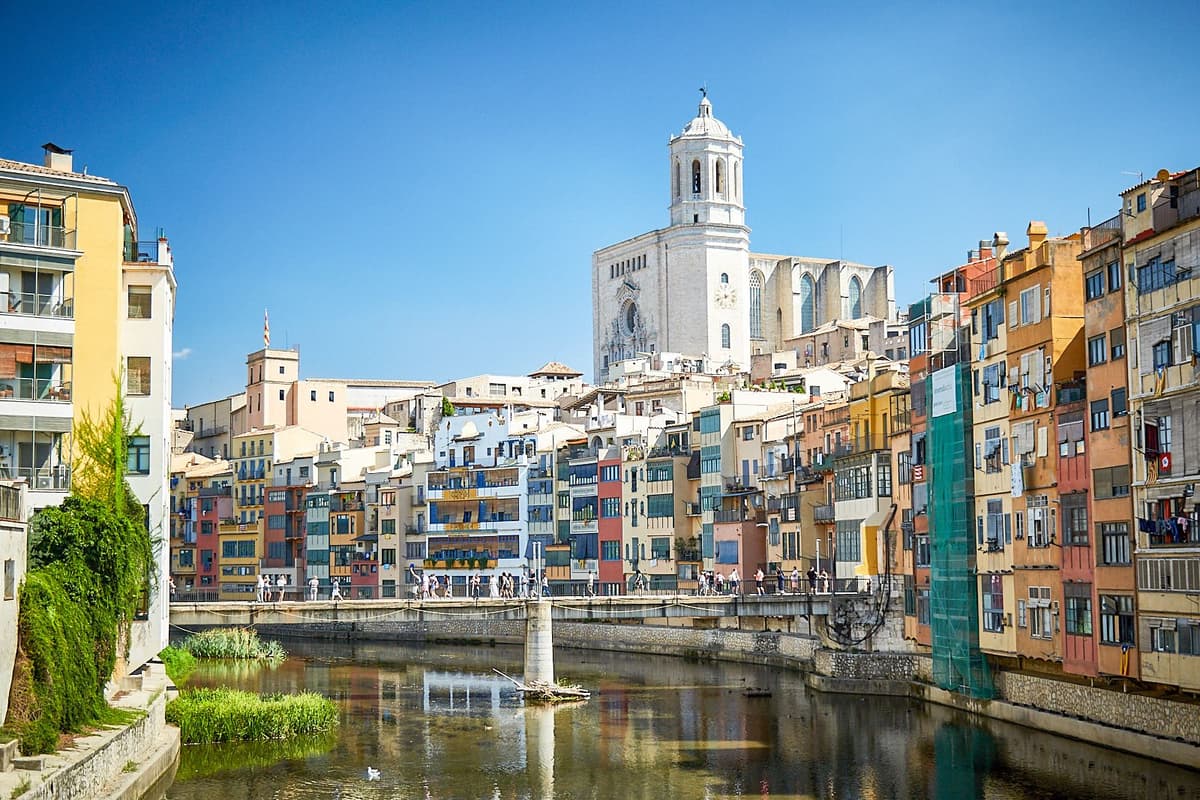 From Barcelona: Girona&Dalí Museum Day Trip with Small Group